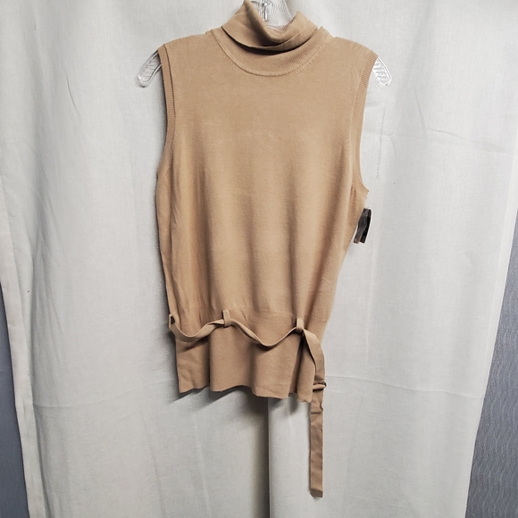 Mossimo Supply Co. Beige Sleeveless Turtleneck Top - Picture 1 of 9